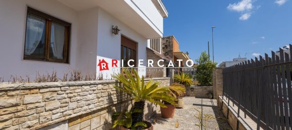 3 Schlafzimmer Villa in Lecce, Italy, Nr. 27683 11