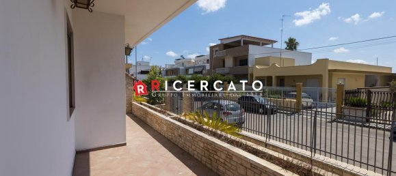 3 Schlafzimmer Villa in Lecce, Italy, Nr. 27683 10