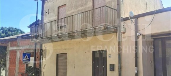 6 rooms House in Santa Giusta, Italy No. 40446 10