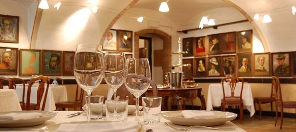 10 rooms Commercial property in Florence, Italy No. 12035 4