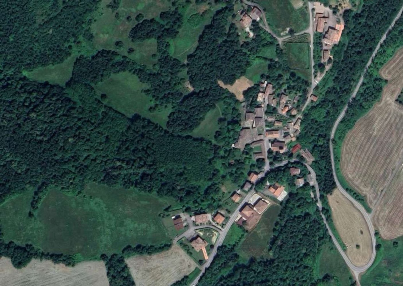 761m² Land in Pavullo nel Frignano, Italy No. 306839