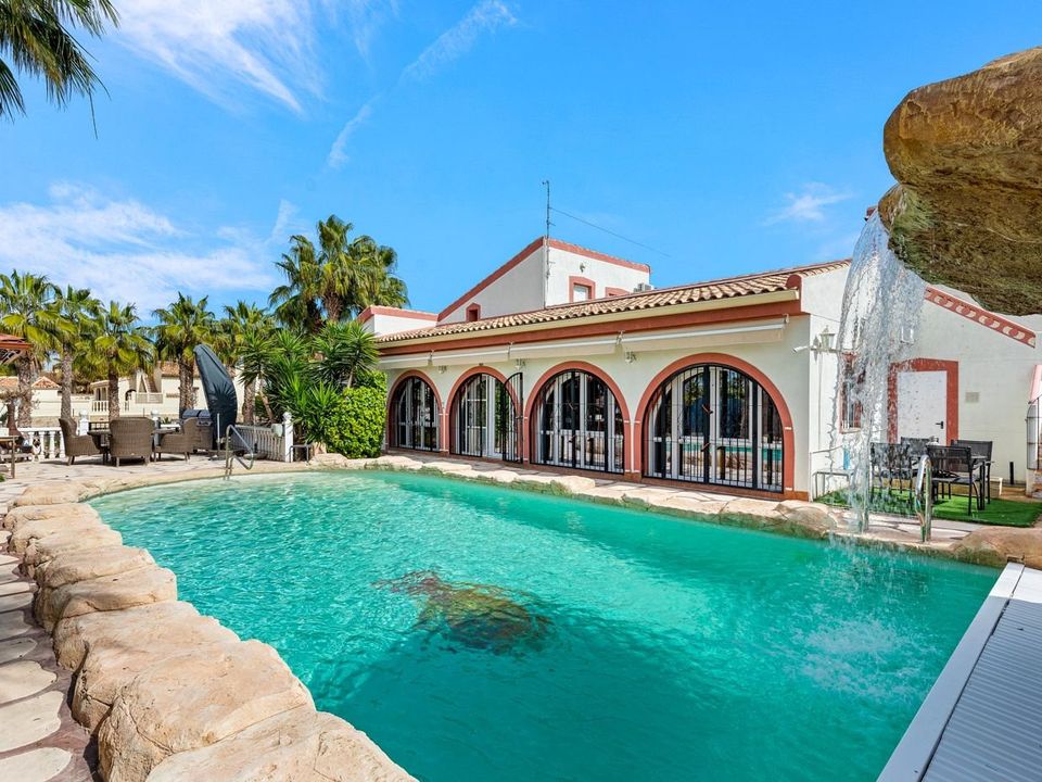 4 bedrooms Villa in Daya Vieja, Spain No. 183555