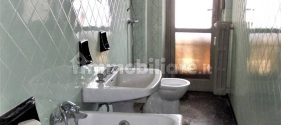 3 rooms Commercial property in Turin, Italy No. 373306 46