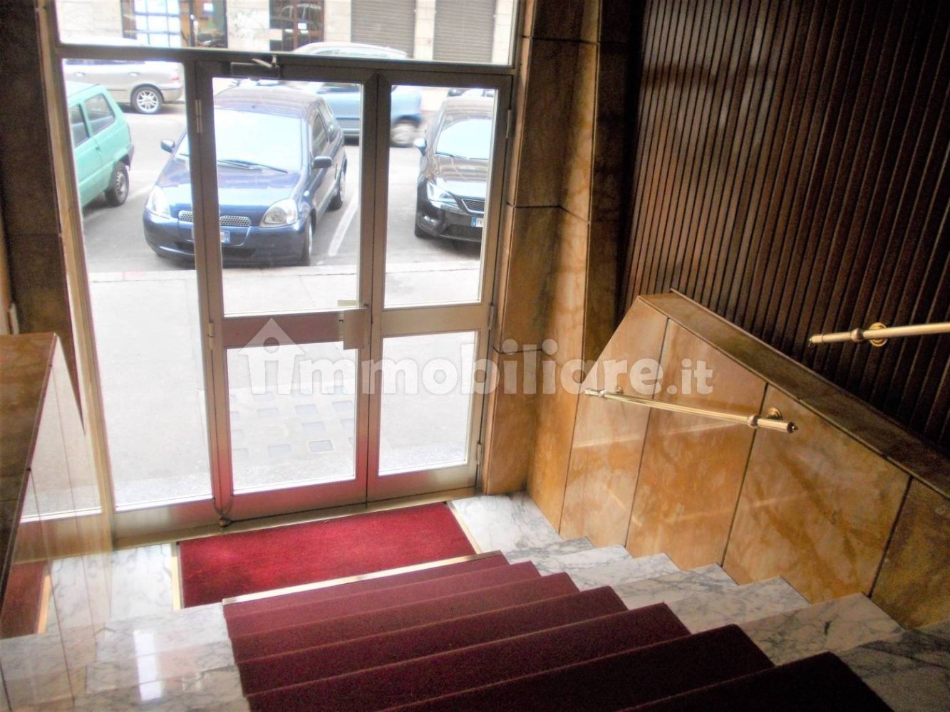 3 rooms Commercial property in Turin, Italy No. 373306