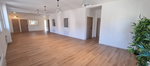 Квартира с 4 спальнями в Эр, Франция № 281565 2