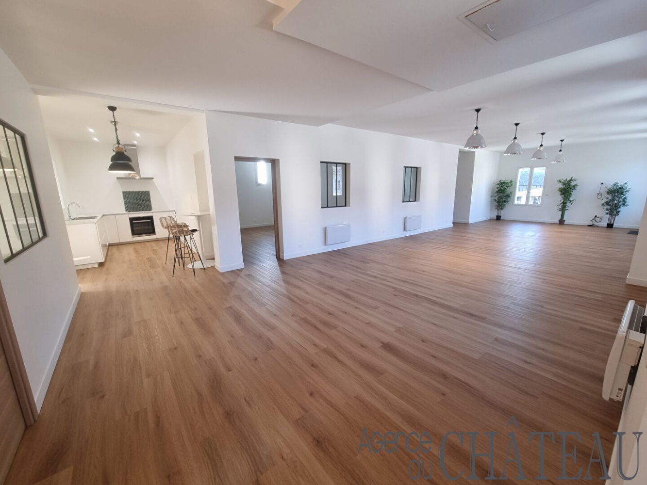 Квартира с 4 спальнями в Эр, Франция № 281565