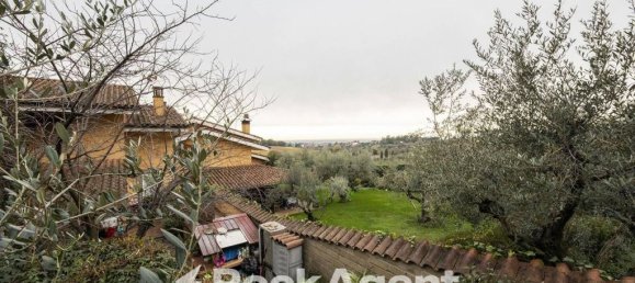 5 bedrooms Villa in Frascati, Italy No. 334920 4