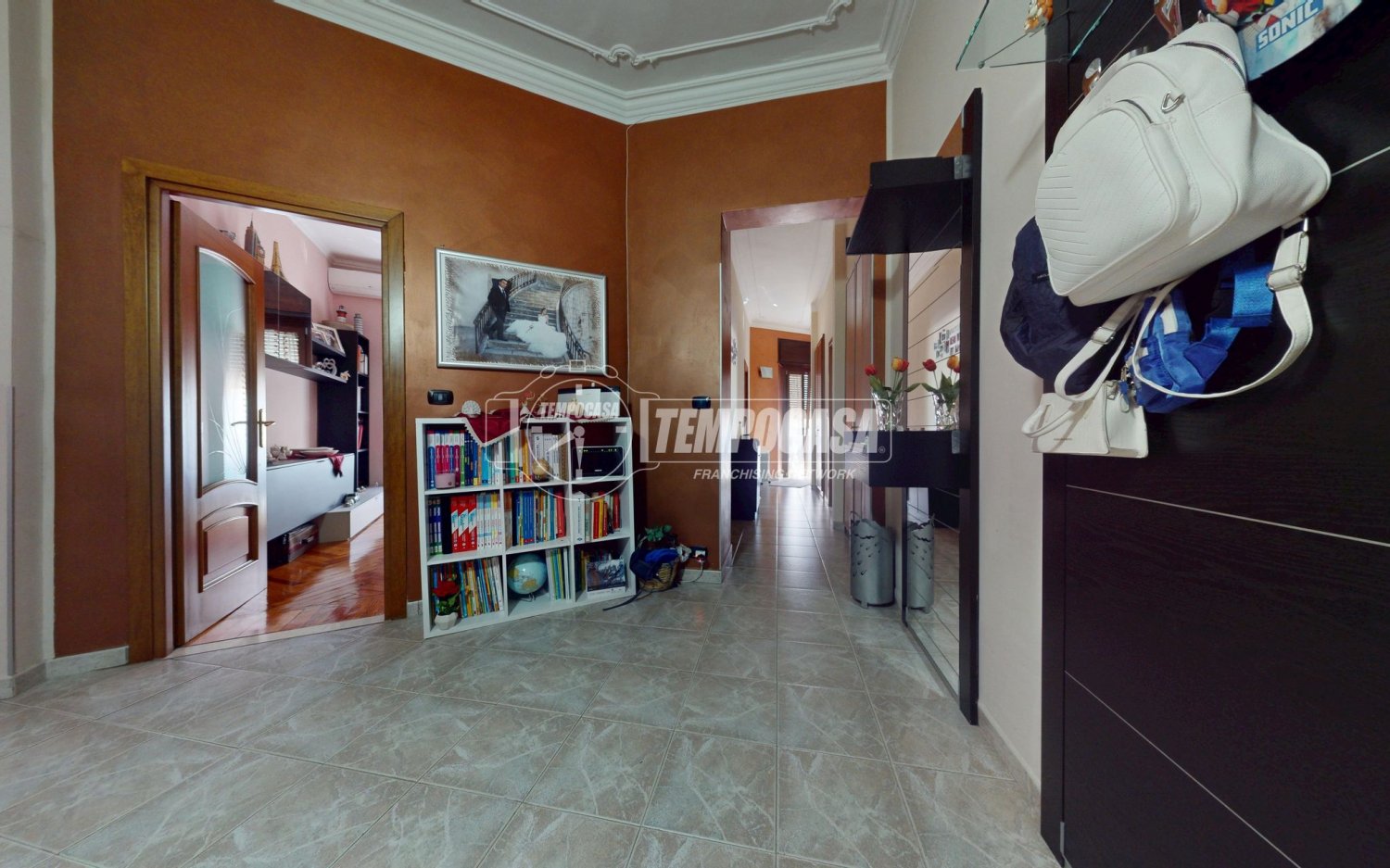 3 bedrooms Apartment in Turin, Italy No. 372850