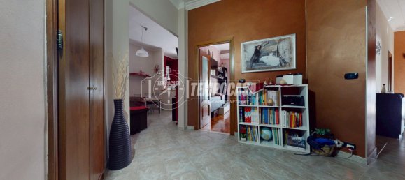 3 bedrooms Apartment in Turin, Italy No. 372850 9
