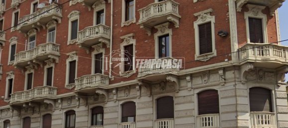 3 bedrooms Apartment in Turin, Italy No. 372850 8
