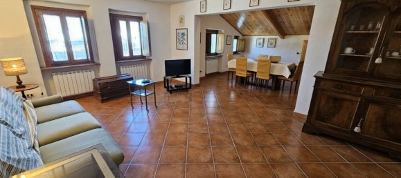 Квартира с 4 спальнями в Риети, Италия № 350511 2