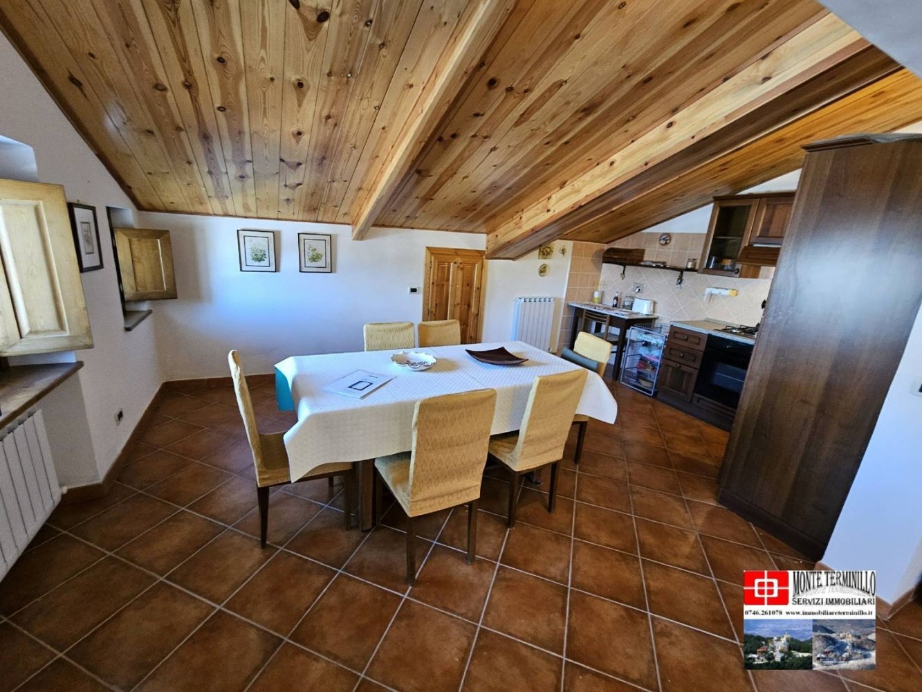 Квартира с 4 спальнями в Риети, Италия № 350511