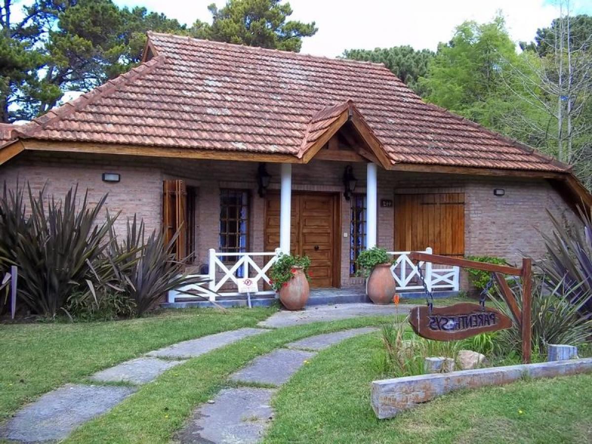 3 bedrooms House in Mar del Plata, Argentina No. 69966