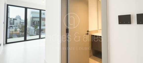 4 Schlafzimmer Villa in Dubai, UAE, Nr. 64934 5