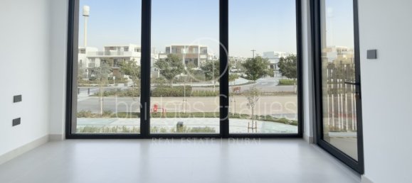 4 Schlafzimmer Villa in Dubai, UAE, Nr. 64934 4