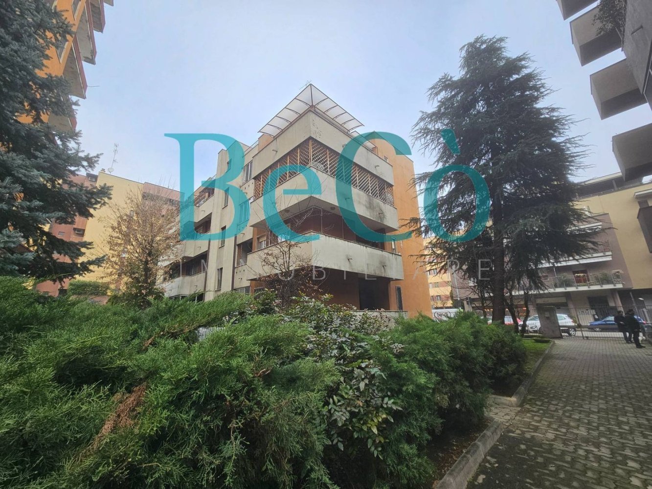 4-salle Appartement à San Donato Milanese, Italy No. 22918