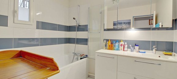 6 bedrooms House in Poissy, France No. 173242 10