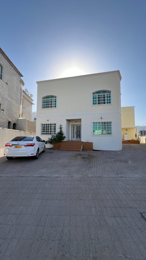 4 Schlafzimmer Doppelhaus in Bawshar, Oman, Nr. 1536