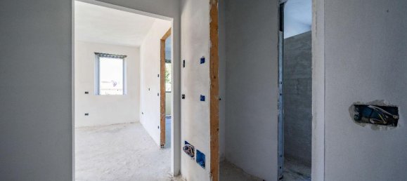 2 rooms Apartment in Oggiono, Italy No. 117438 9