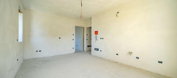 2 rooms Apartment in Oggiono, Italy No. 117438 4