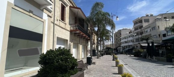 محلّ في Larnaca, قبرص 650متر مربع رقم 26679 2