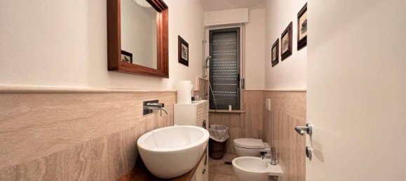 6غرفة شقة في Cecina, Italy رقم 229327 8