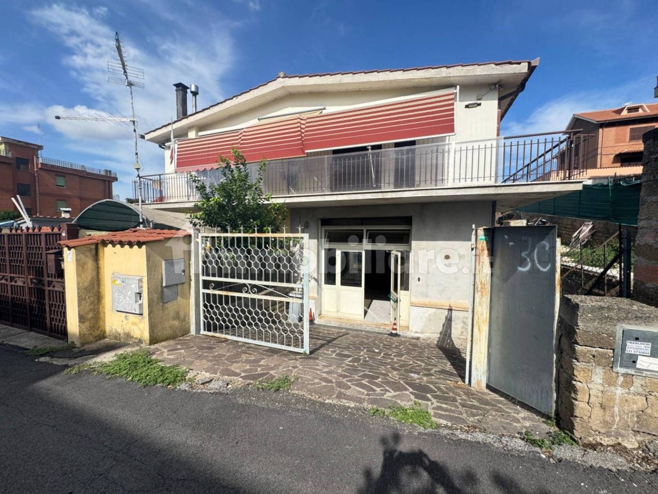 1 room Commercial property in Rome, Italy No. 336572