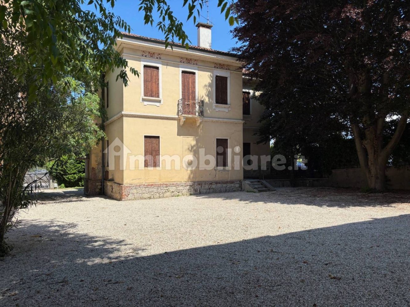 4 bedrooms Villa in Vicenza, Italy No. 85714