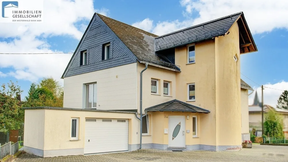 Adosado de 9 habitaciónes en Altenkirchen, Germany No. 135363