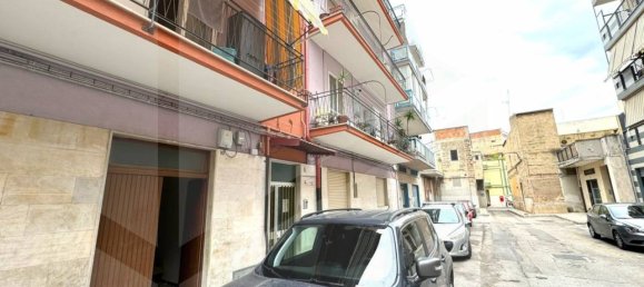 Квартира с 2 комнатами в Барлетта, Италия № 26661 10