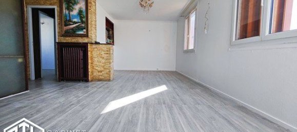 Квартира с 3 спальнями в Клиши-су-Буа, Франция № 134136 2