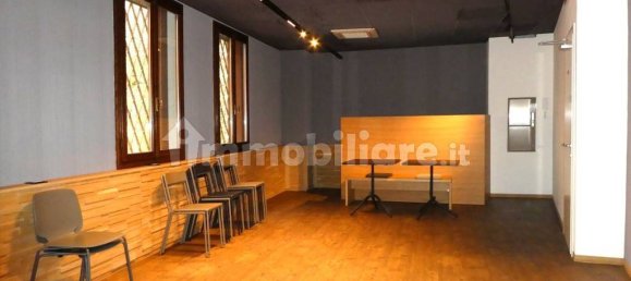 4غرفة عقار تجاري في Vicenza, Italy رقم 127468 23