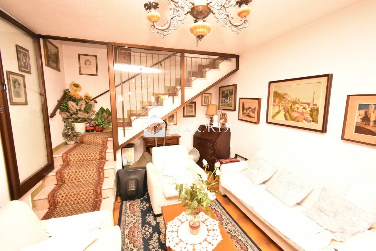 Вилла с 3 спальнями в Сармеде, Италия № 278277