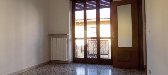 3-salle Appartement à Chivasso, Italy No. 3519 9