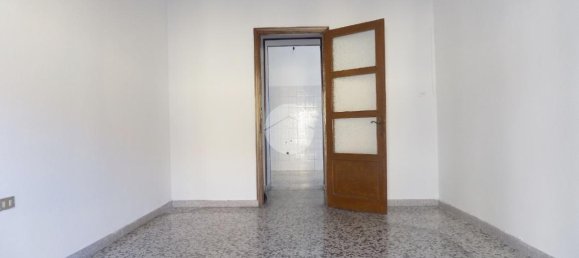 3-salle Appartement à Chivasso, Italy No. 3519 7