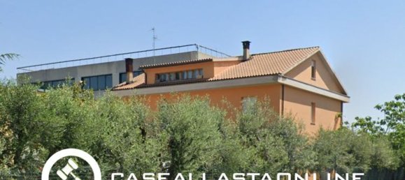 5 rooms Duplex in Montefano, Italy No. 284103 2