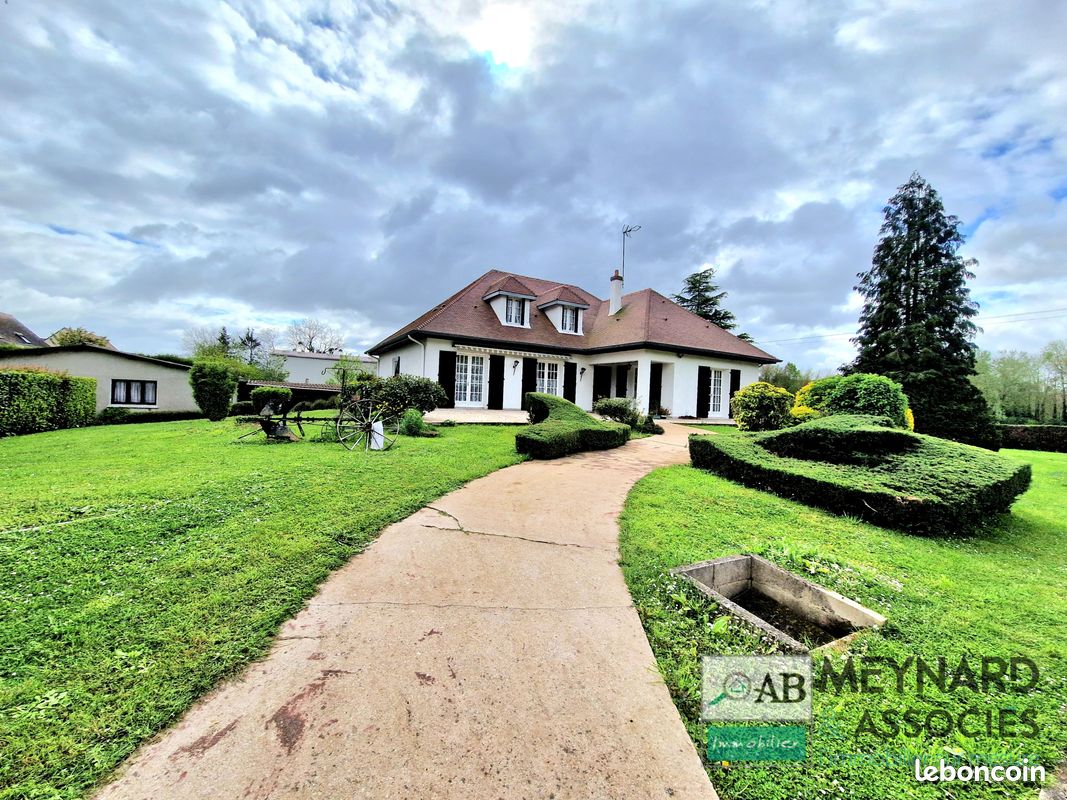 4 bedrooms House in Coulommiers, France No. 186072