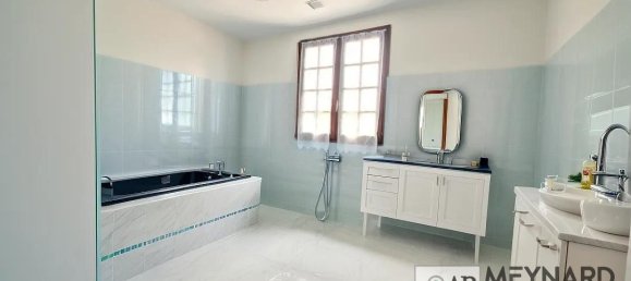 4 bedrooms House in Coulommiers, France No. 186072 9