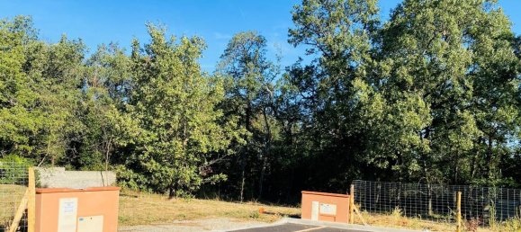 758m² Land in Montaigut-sur-Save, France No. 96221 4