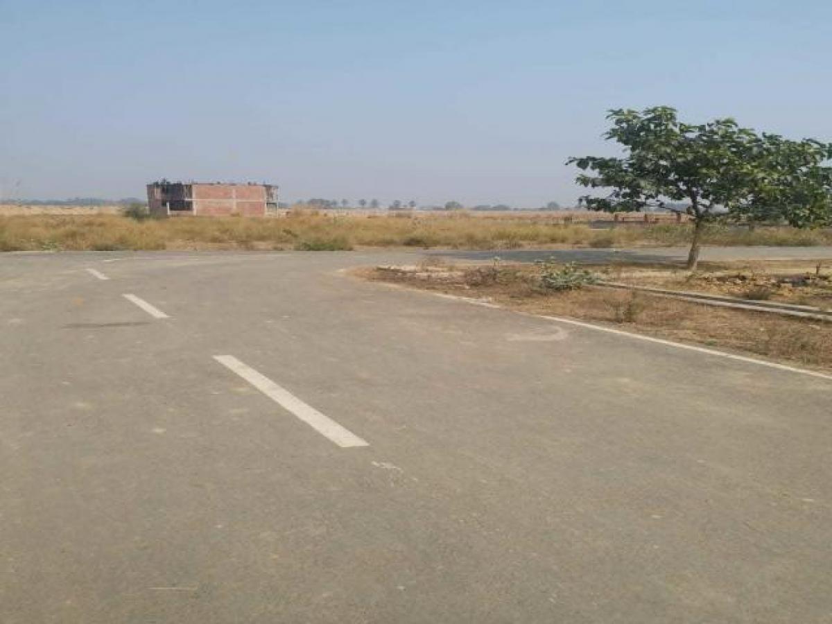 Terreno en Prayagraj, India No. 65582