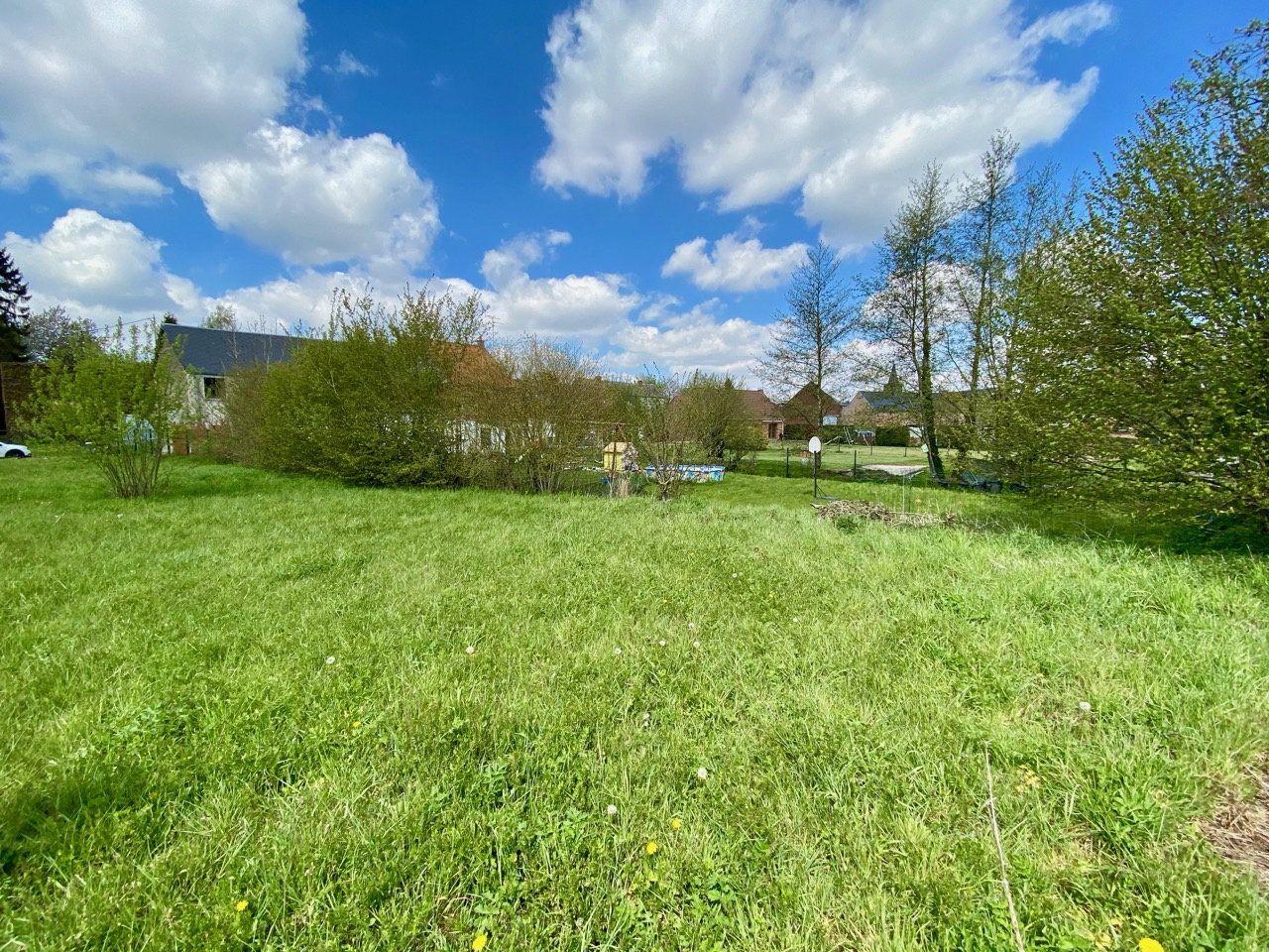 Grundstück in Elesmes, France, Nr. 94007