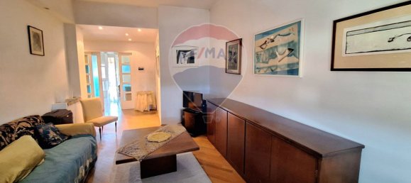 3 bedrooms Apartment in Montevarchi, Italy No. 265327 2