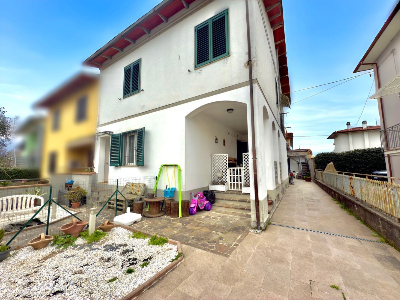 5-Zimmer Doppelhaus in Pistoia, Italy, Nr. 217379