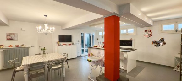 5-Zimmer Doppelhaus in Pistoia, Italy, Nr. 217379 11