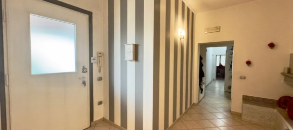 5-Zimmer Doppelhaus in Pistoia, Italy, Nr. 217379 5