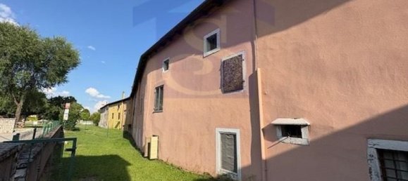 Дом с 13 комнатами в Порденоне, Италия № 284990 2