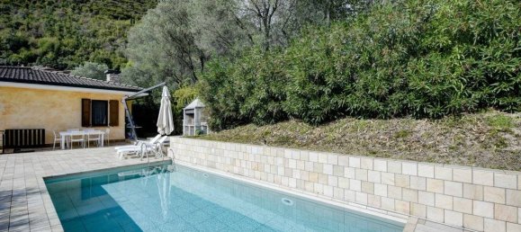 3 Schlafzimmer Villa in Gardone Riviera, Italy, Nr. 8014 7