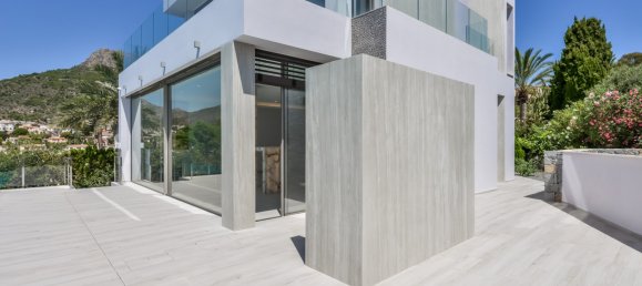 6 bedrooms Villa in Calpe, Spain No. 8811 10