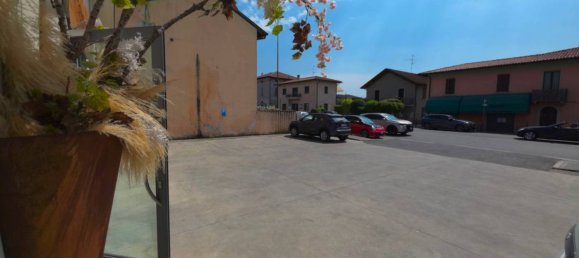 Коммерческая недвижимость с 3 комнатами в Брешиа, Италия № 271136 9