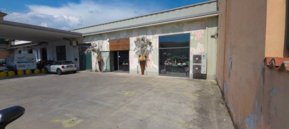 Коммерческая недвижимость с 3 комнатами в Брешиа, Италия № 271136 4